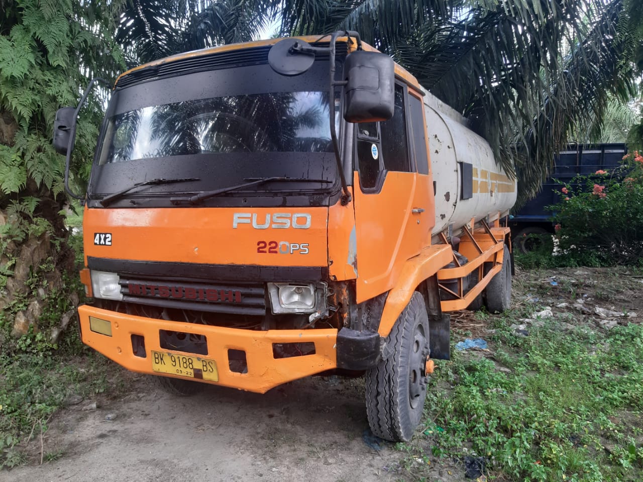 Tabrak Truk  Fuso  Pasutri Pengendara Sepeda Motor Luka 