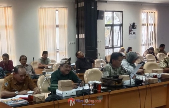 Ketua Dprd Kabupaten Blitar Pimpin Rapat Pembahasan Apbd Bersama Kepala Opd Advertorial